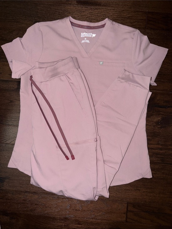 Fabletics Other - Fabletics Blush Pink Scrub Top & Jogger Set